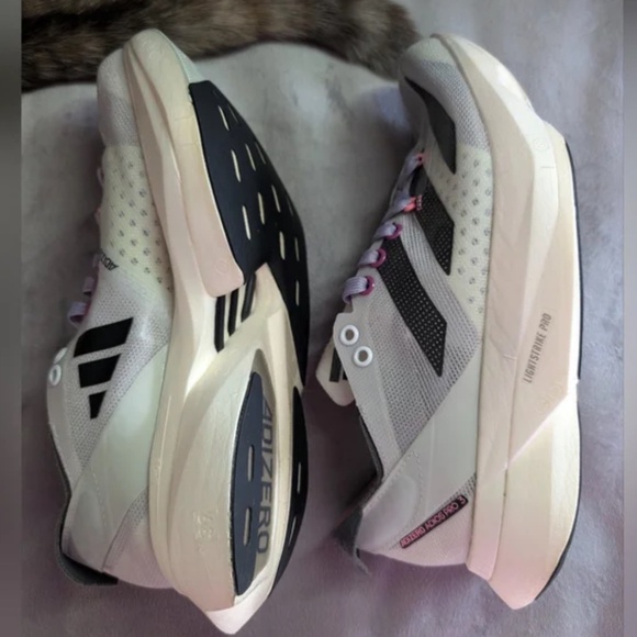 Adidas adios pro 3 women’s 7.5 - Picture 5 of 5